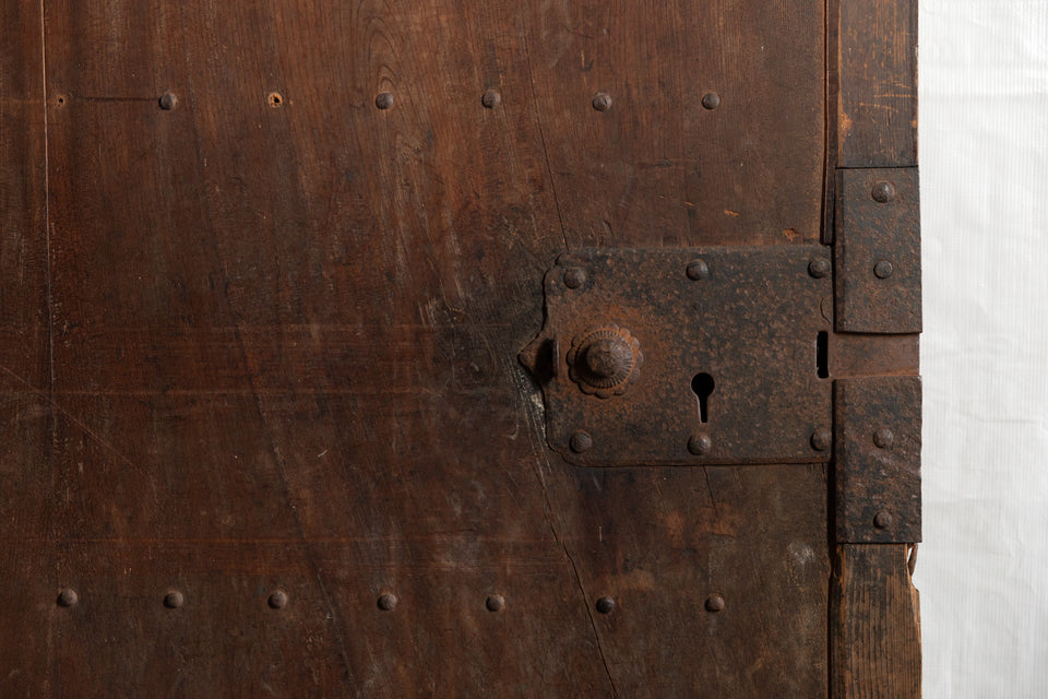 1558　欅の板蔵戸