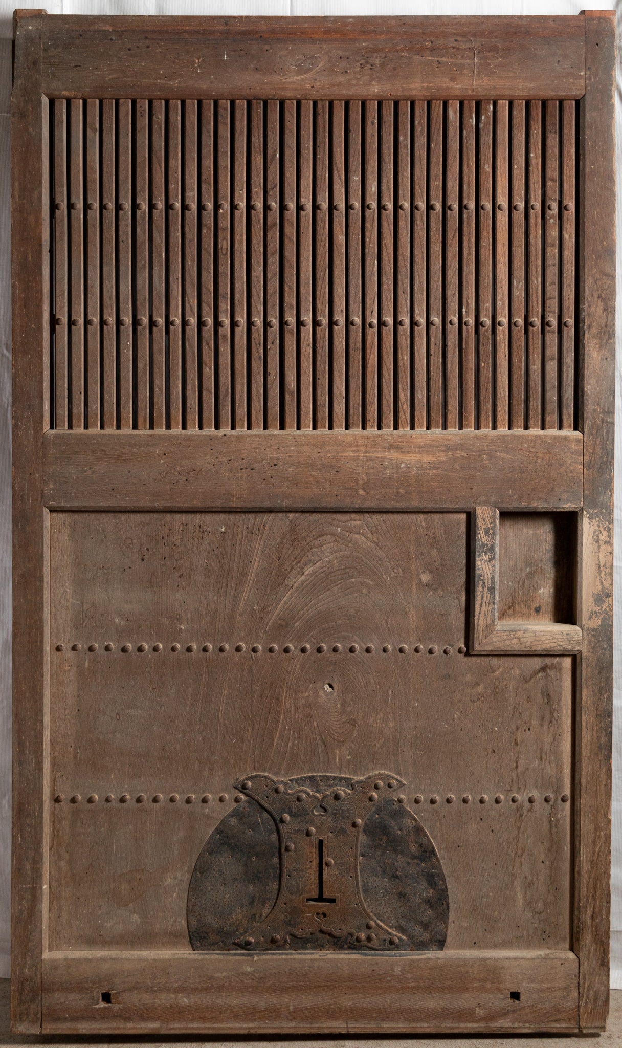 格安で】欅土蔵格子扉 幅約111.5cm 全高約181.5cm(溝上約1.5cm) 厚み約